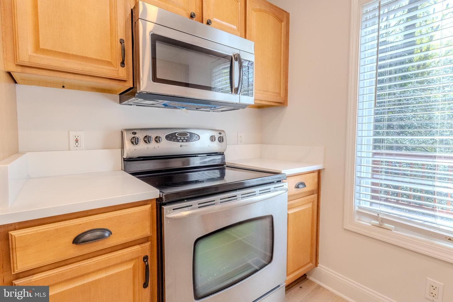333 S Riverside Drive photo 14