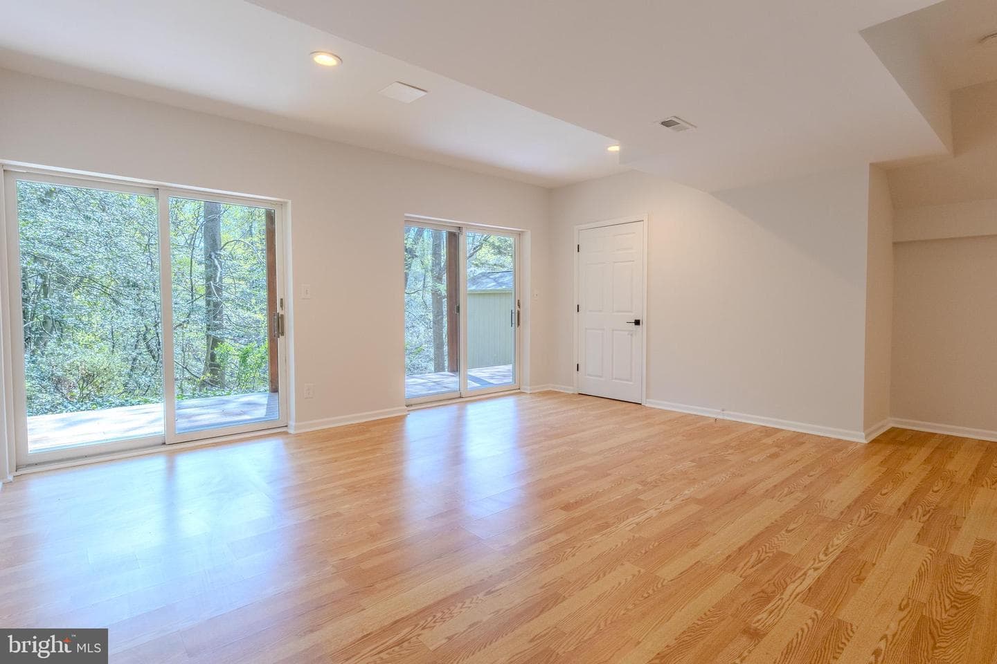 333 S Riverside Drive photo 35