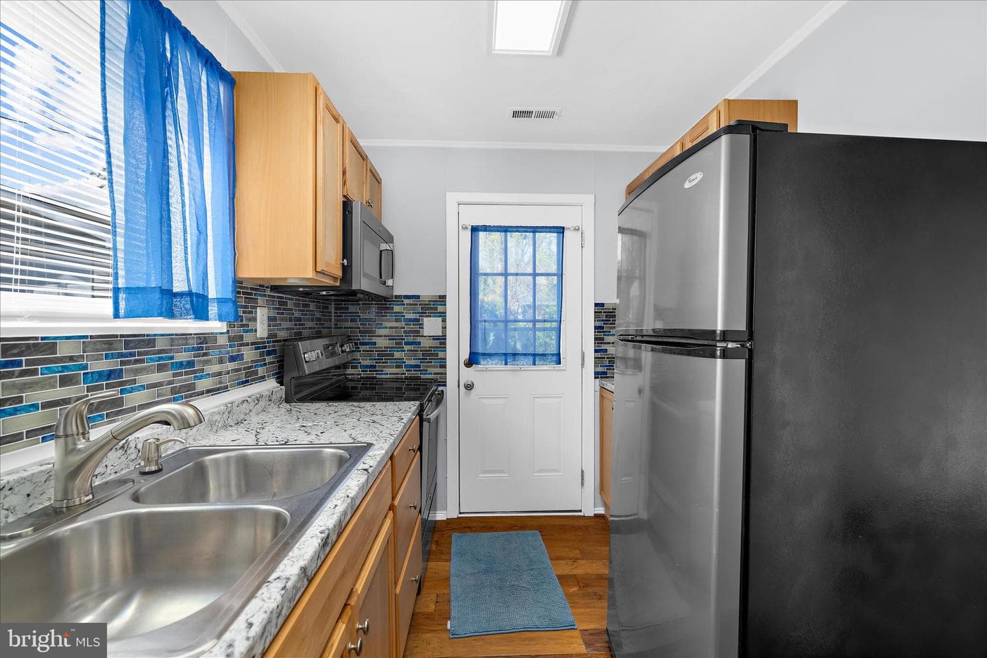722 Cotter Road photo 10
