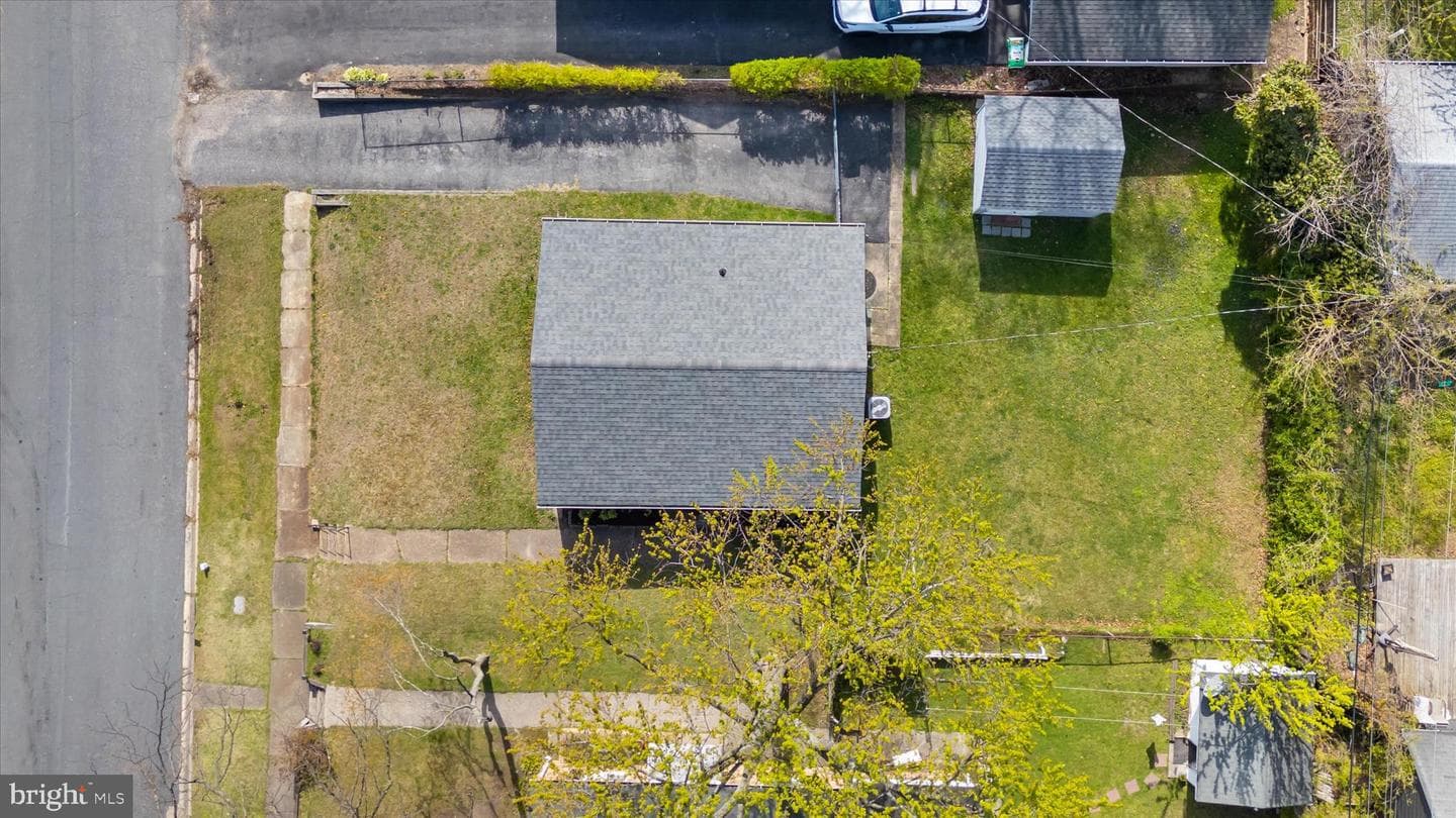 722 Cotter Road photo 27