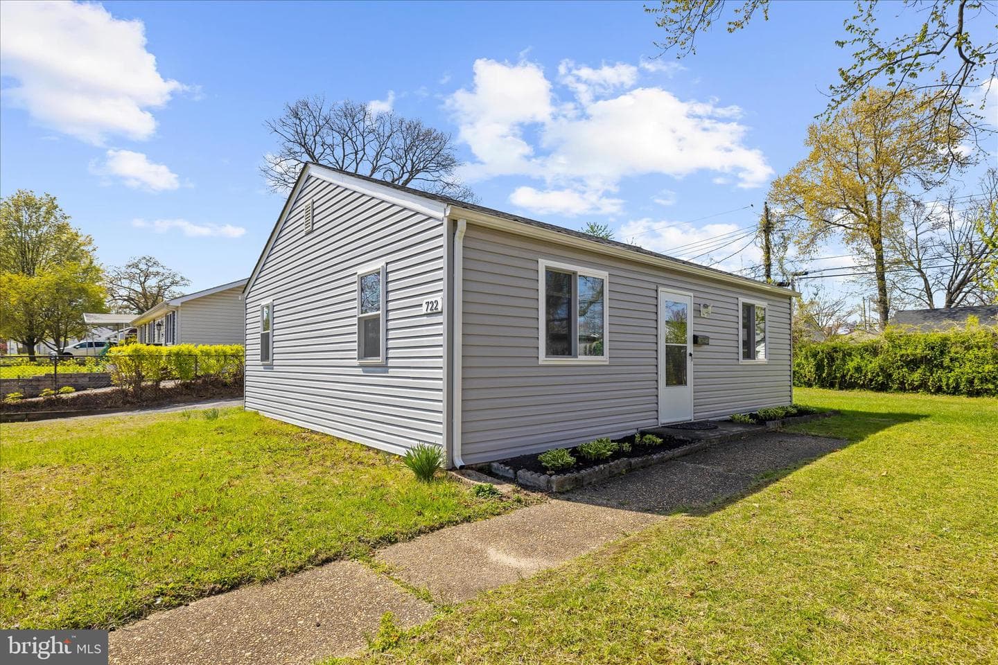 722 Cotter Road photo 3