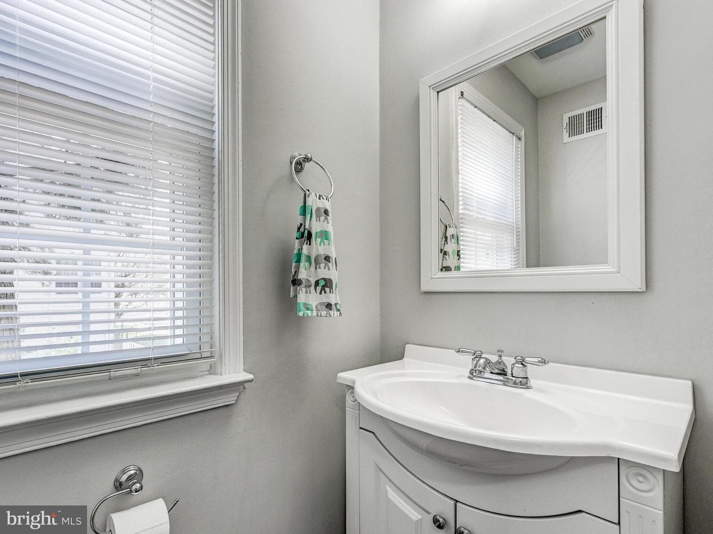 1679 Hart Court photo 7