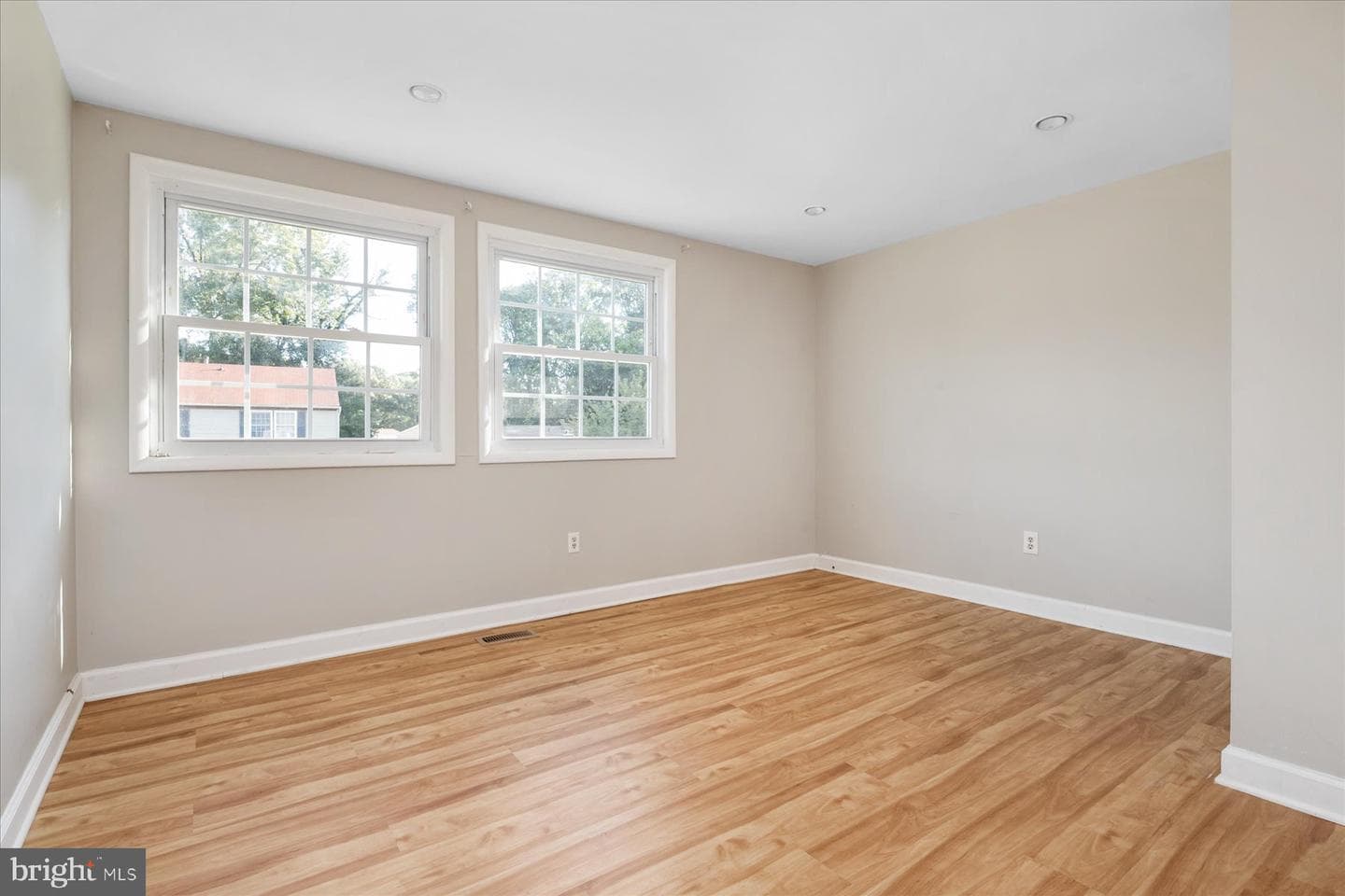 720 Hyde Park Drive photo 30