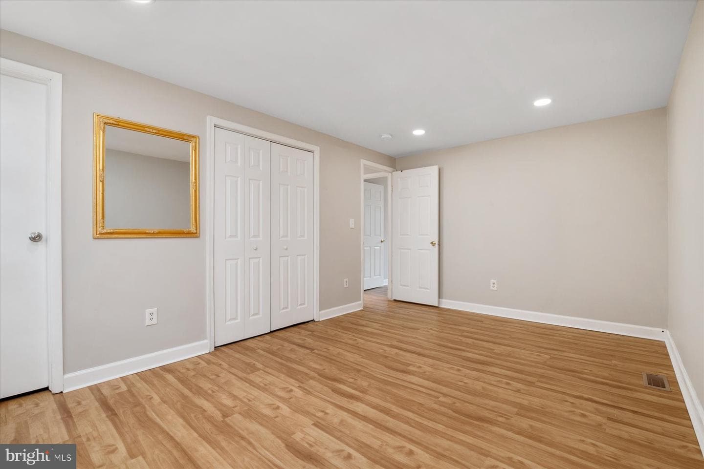 720 Hyde Park Drive photo 33