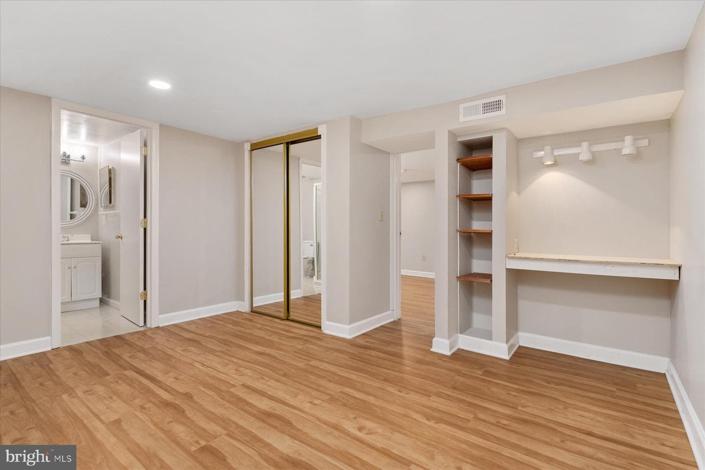 720 Hyde Park Drive photo 38