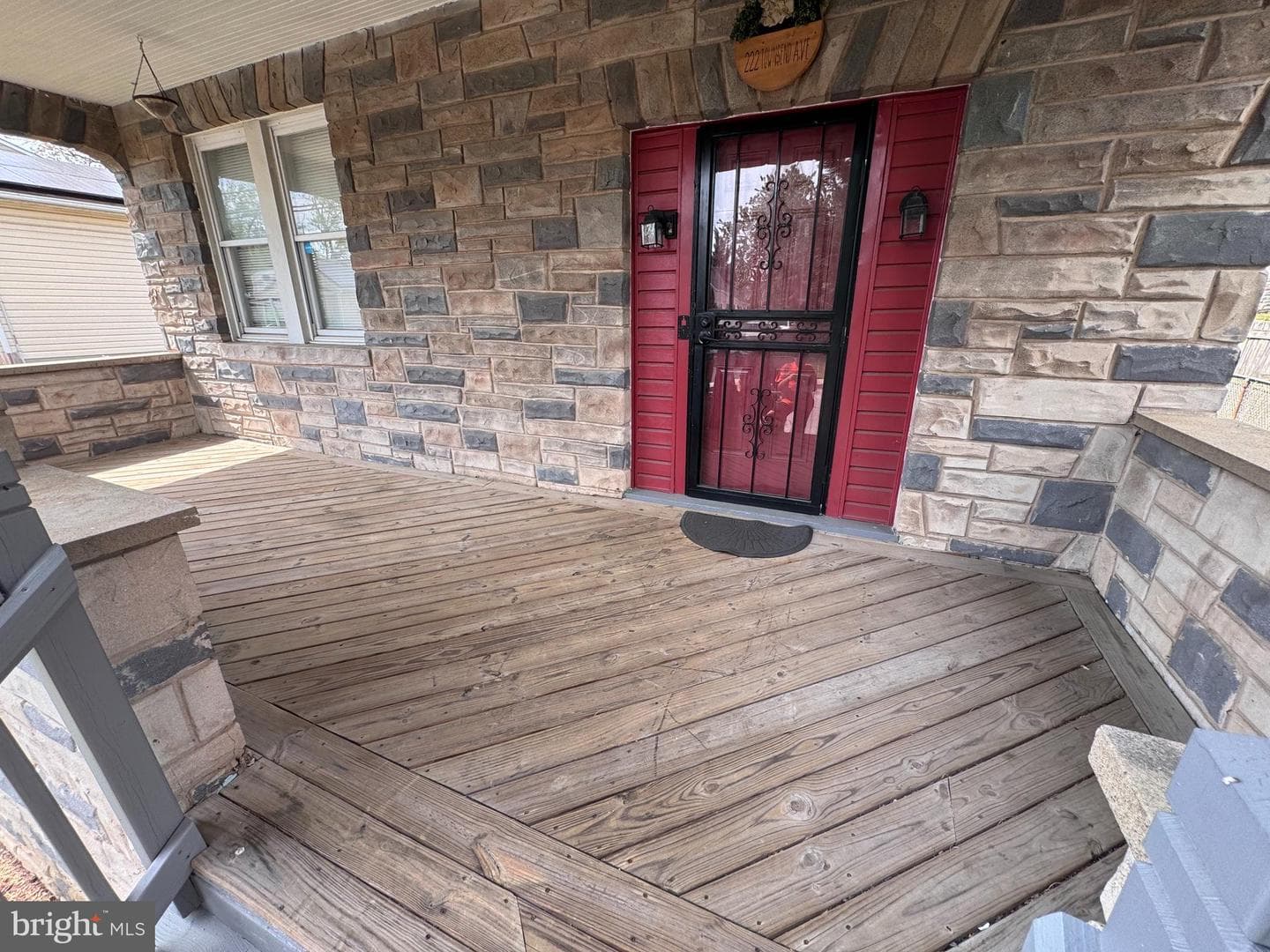 222 Townsend Avenue photo 3