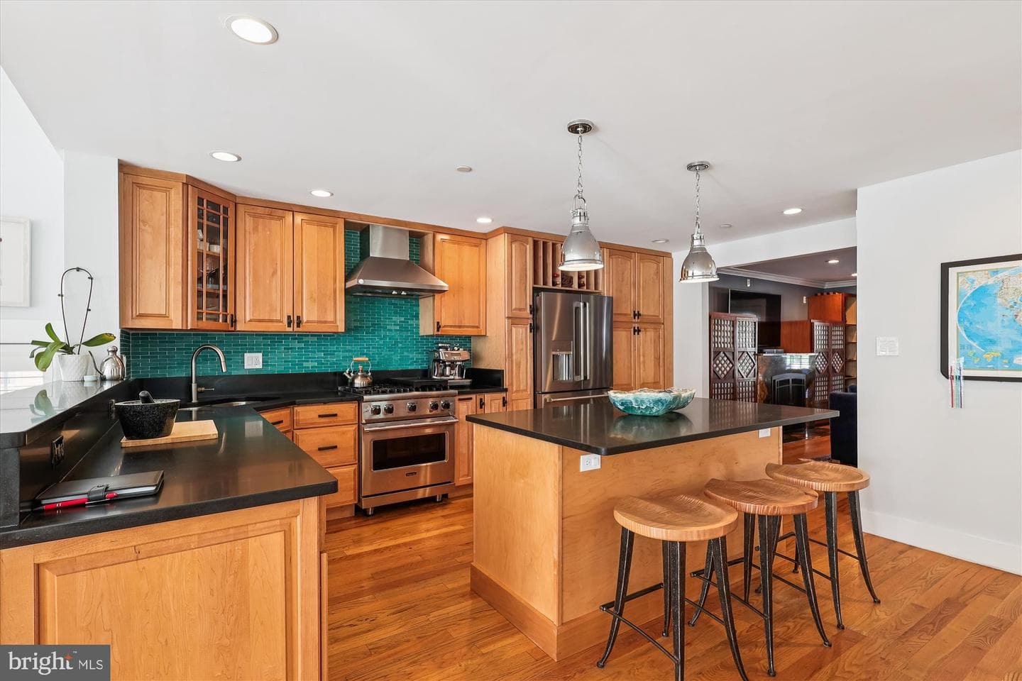 310 Adams Street photo 13