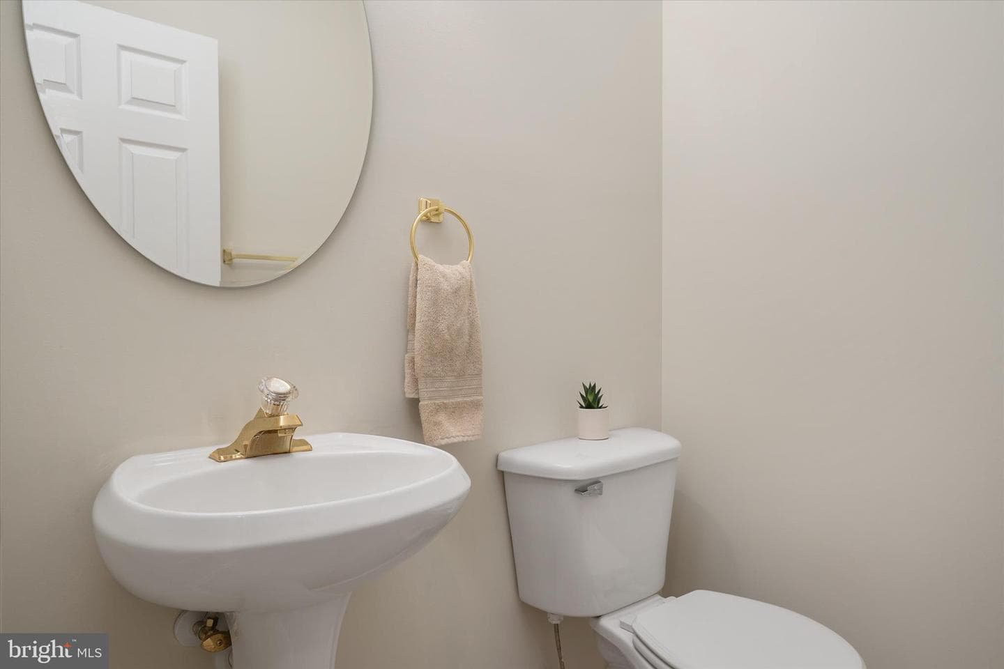 1405 Saybrooke Ct photo 23
