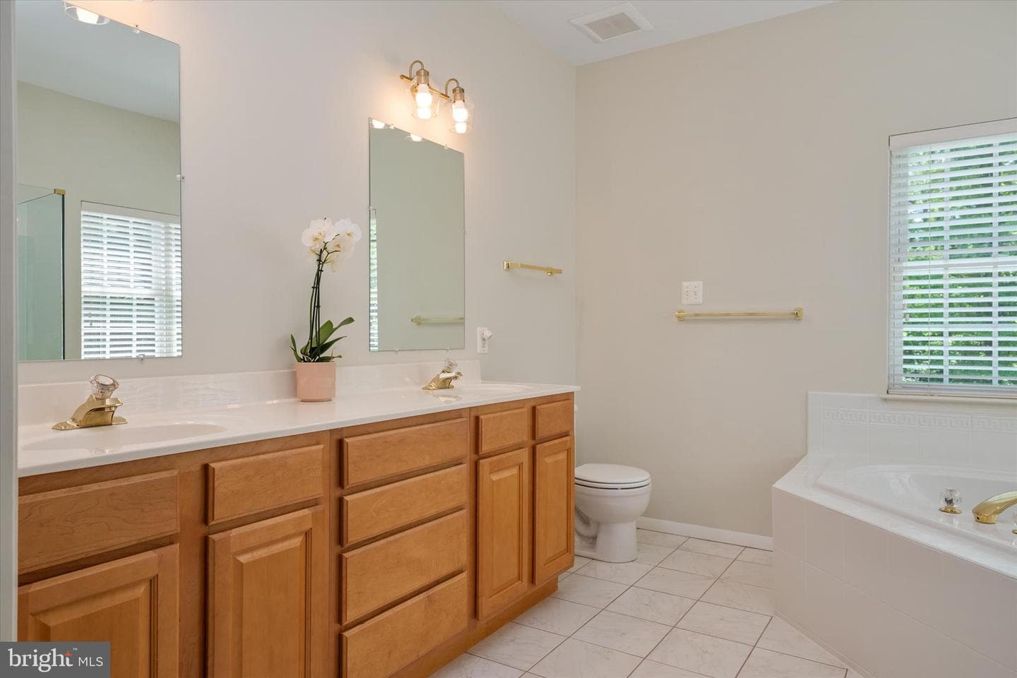 1405 Saybrooke Ct photo 35