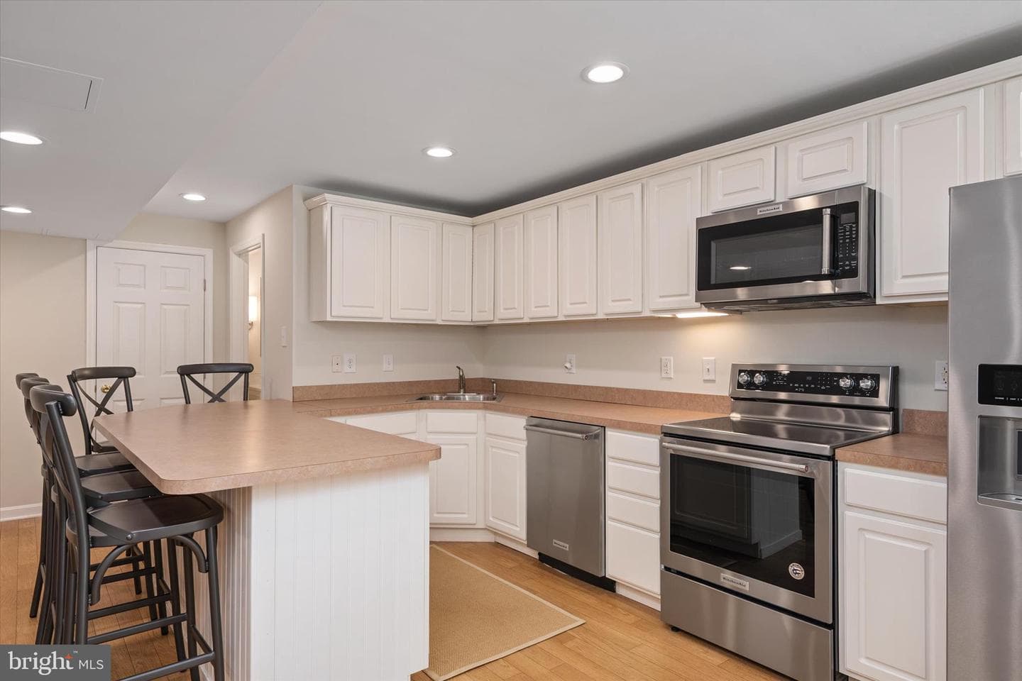 1405 Saybrooke Ct photo 44