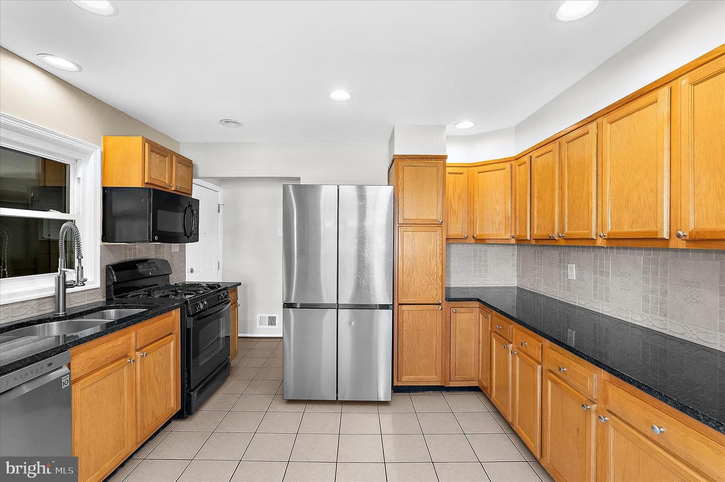 107 Hollywood Drive photo 40