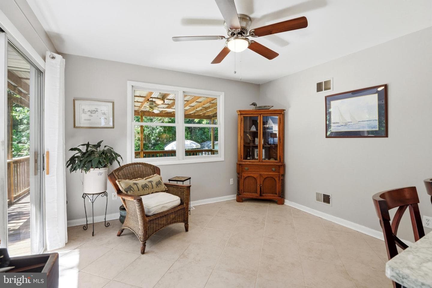 735 Warren Drive photo 15