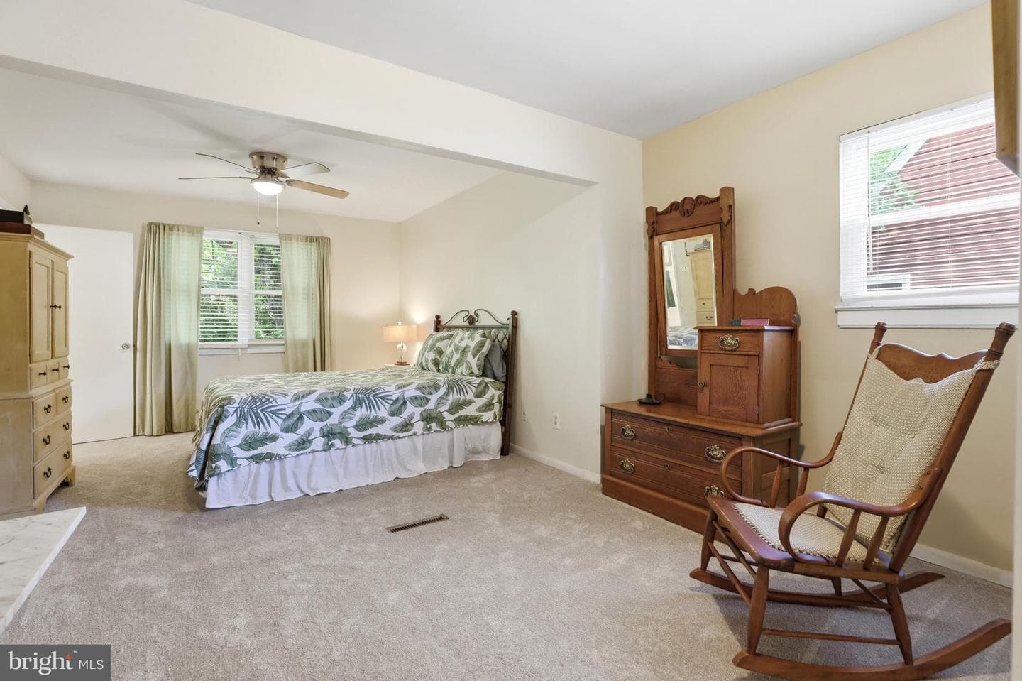 735 Warren Drive photo 20