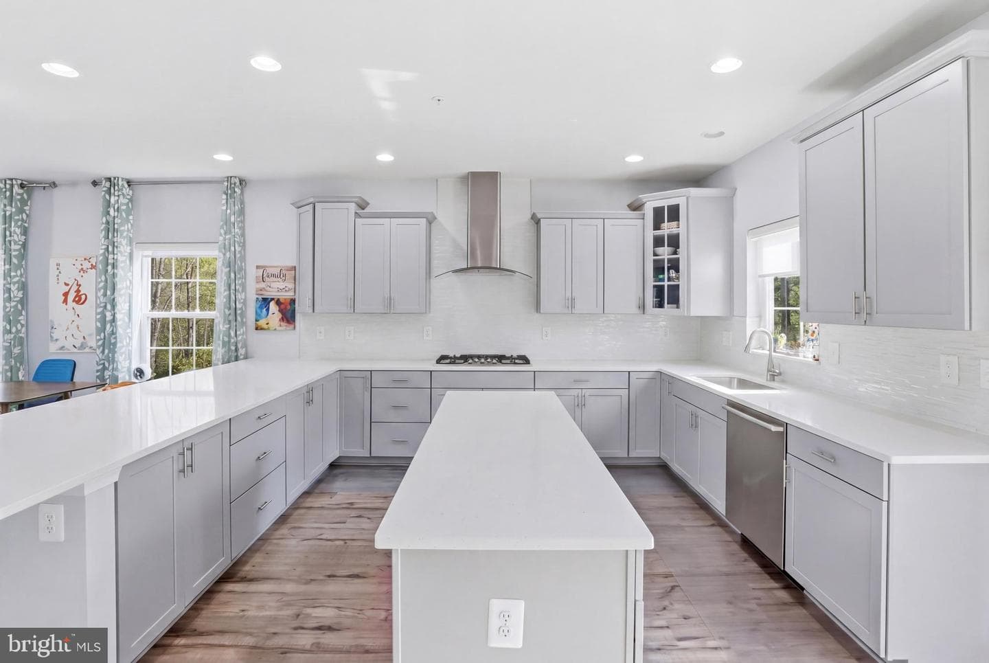 623 Clear Blue Lane photo 9