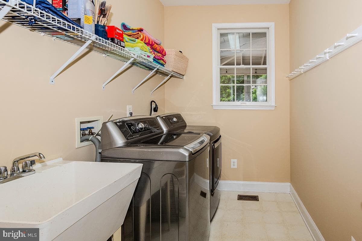1651 Trawler Ln photo 32