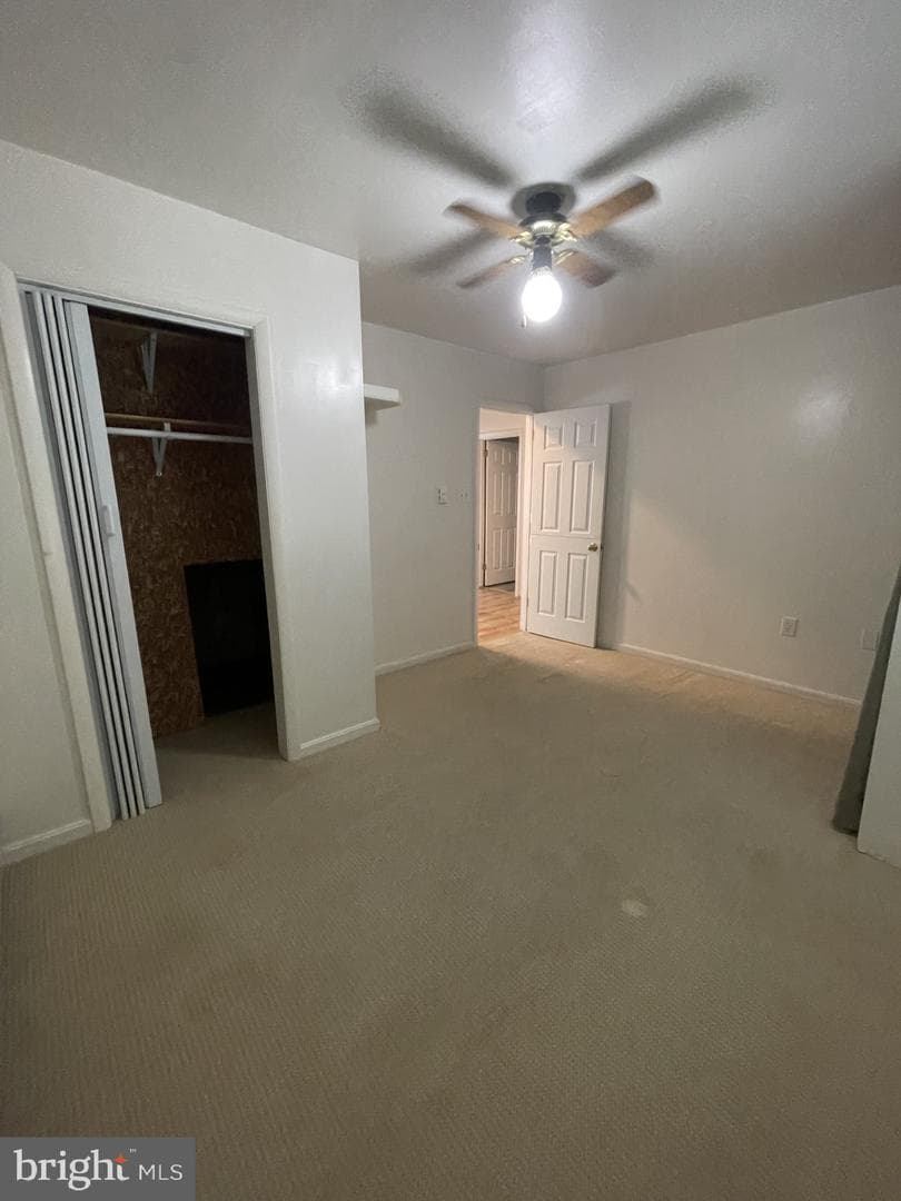209 Beverley Avenue photo 35