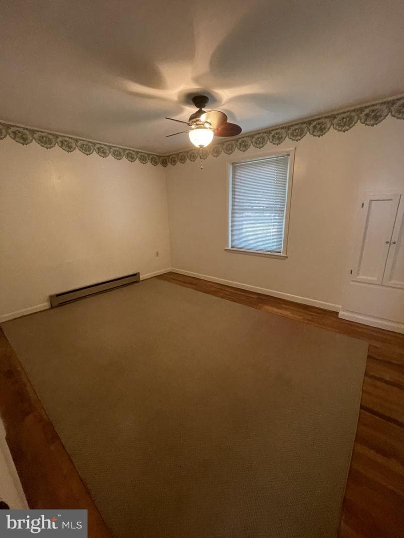 209 Beverley Avenue photo 37