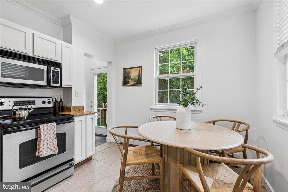 76 Summerfield Drive photo 8