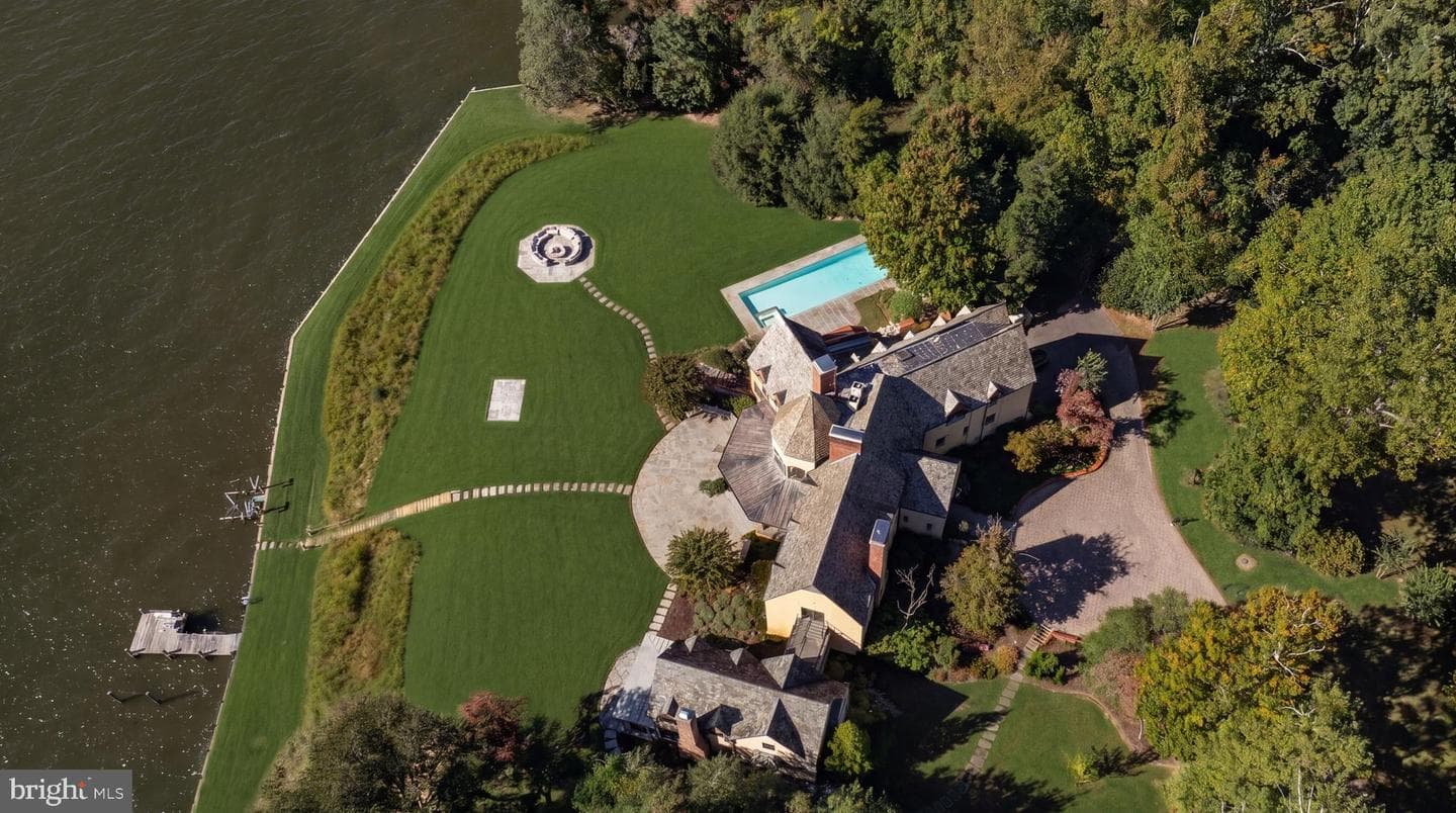 622 Magothy Road photo 3