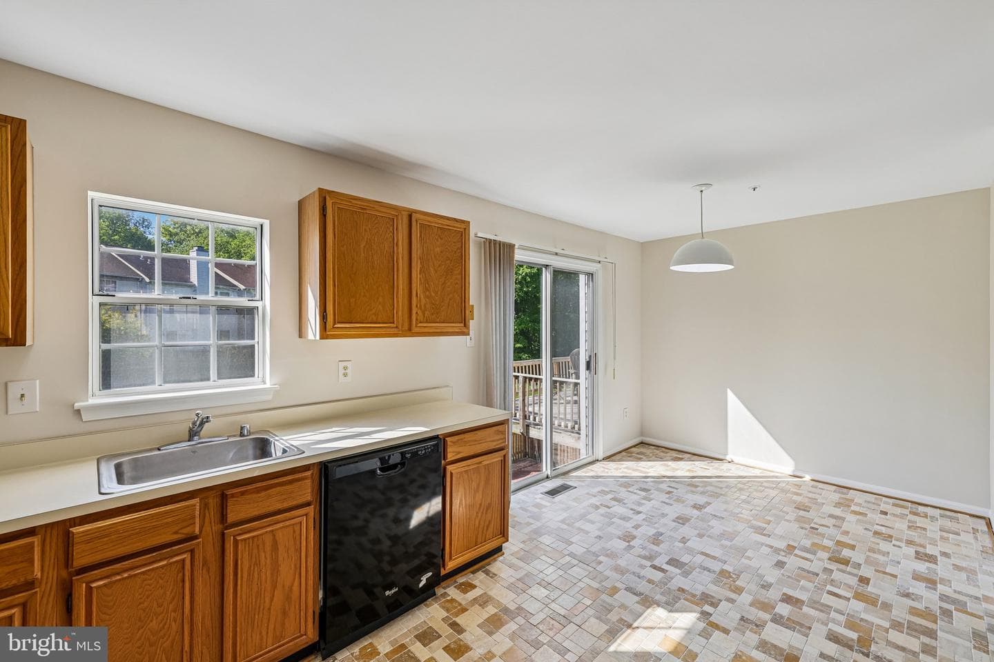 2558 Ambling Circle photo 21