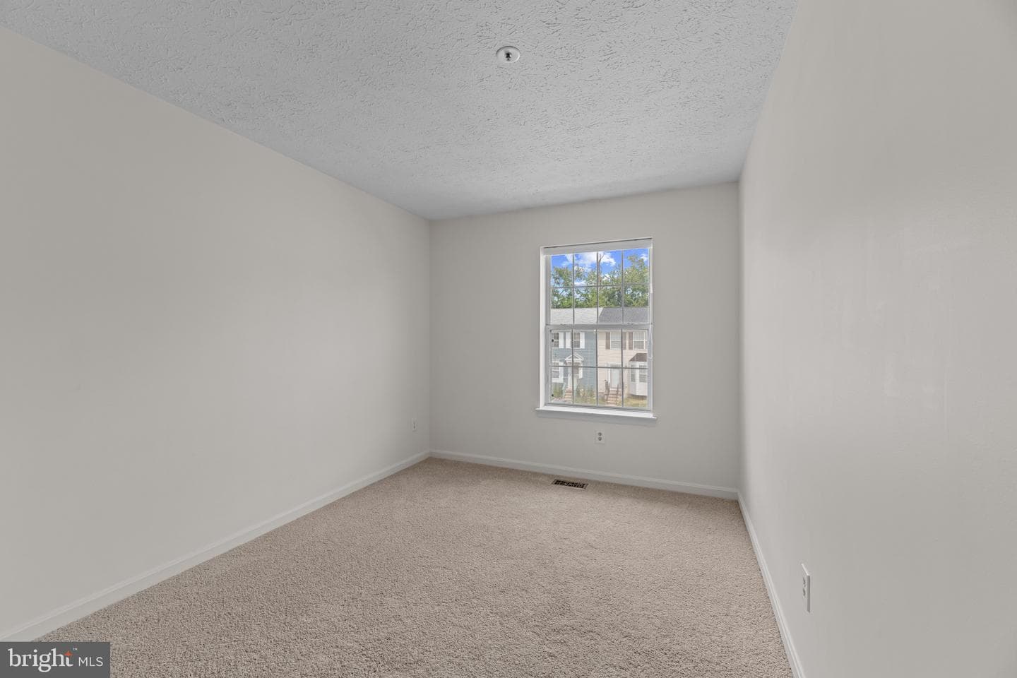 348 Lindera Court photo 14