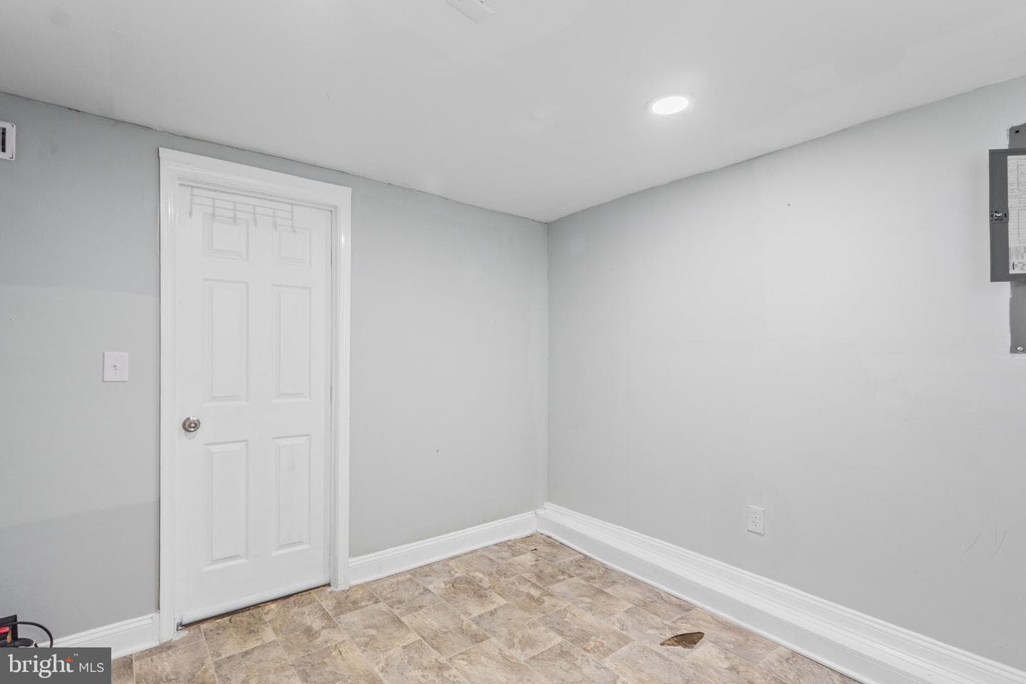 130 W Edgevale Road photo 31
