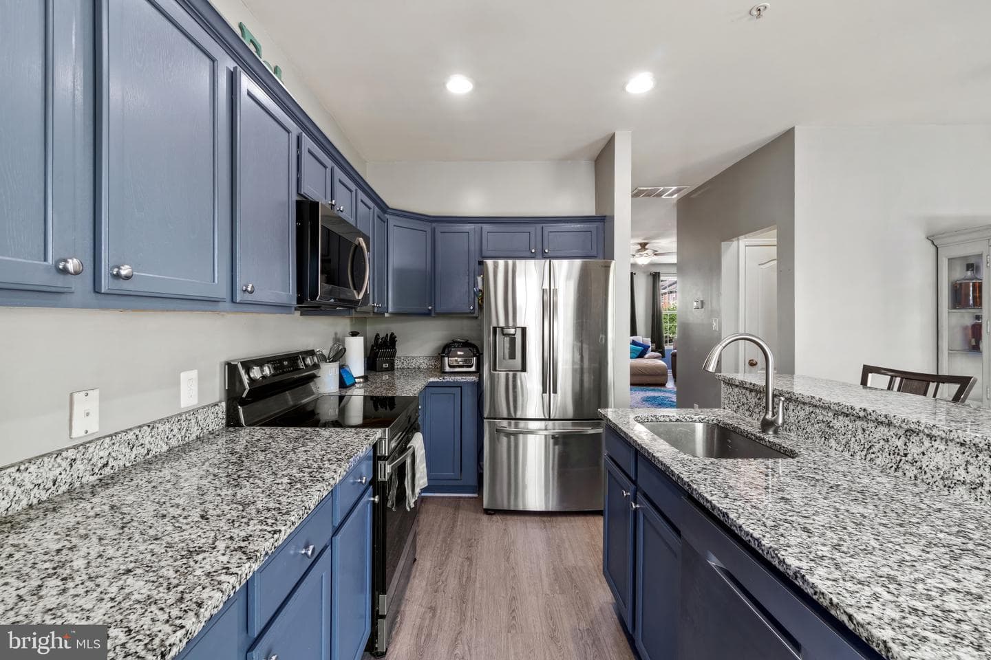 802 Oriole Ave photo 9