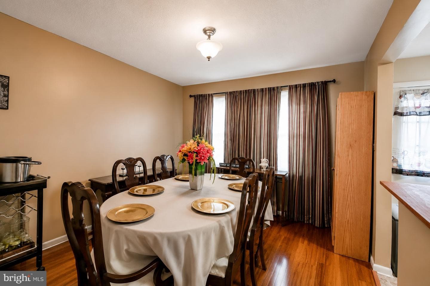 8121 Elizabeth Road photo 8