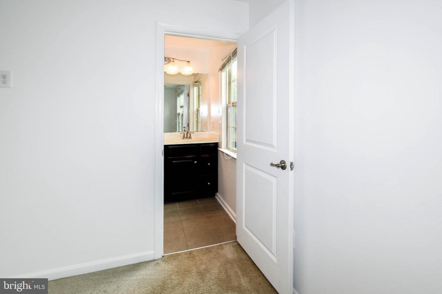 324 Eagles Ridge Way photo 32