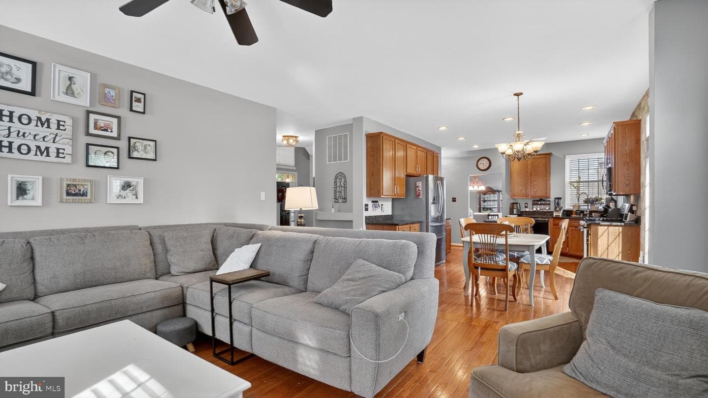 1407 Houndhill Court photo 24