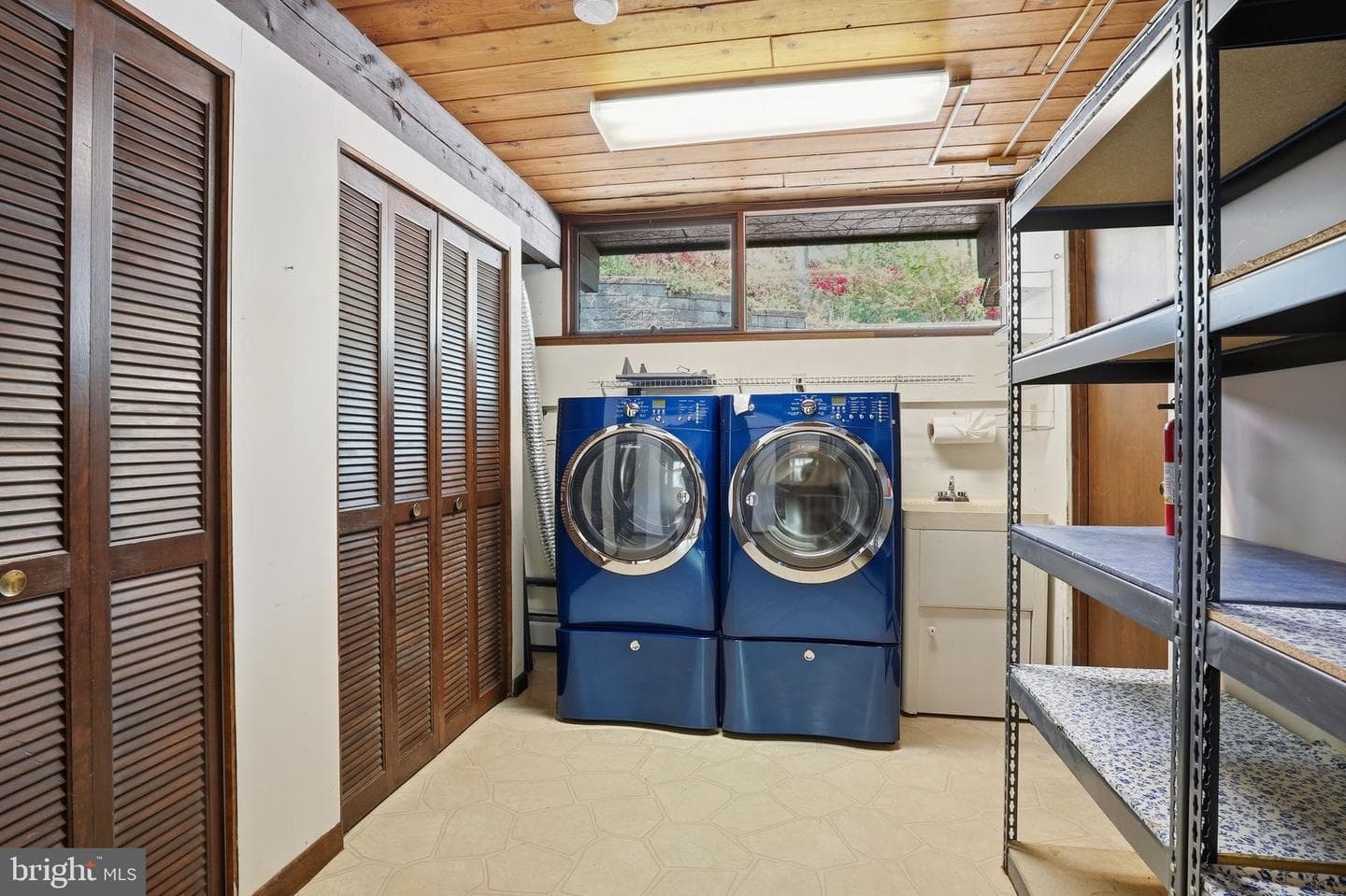 515 Powell Drive photo 32