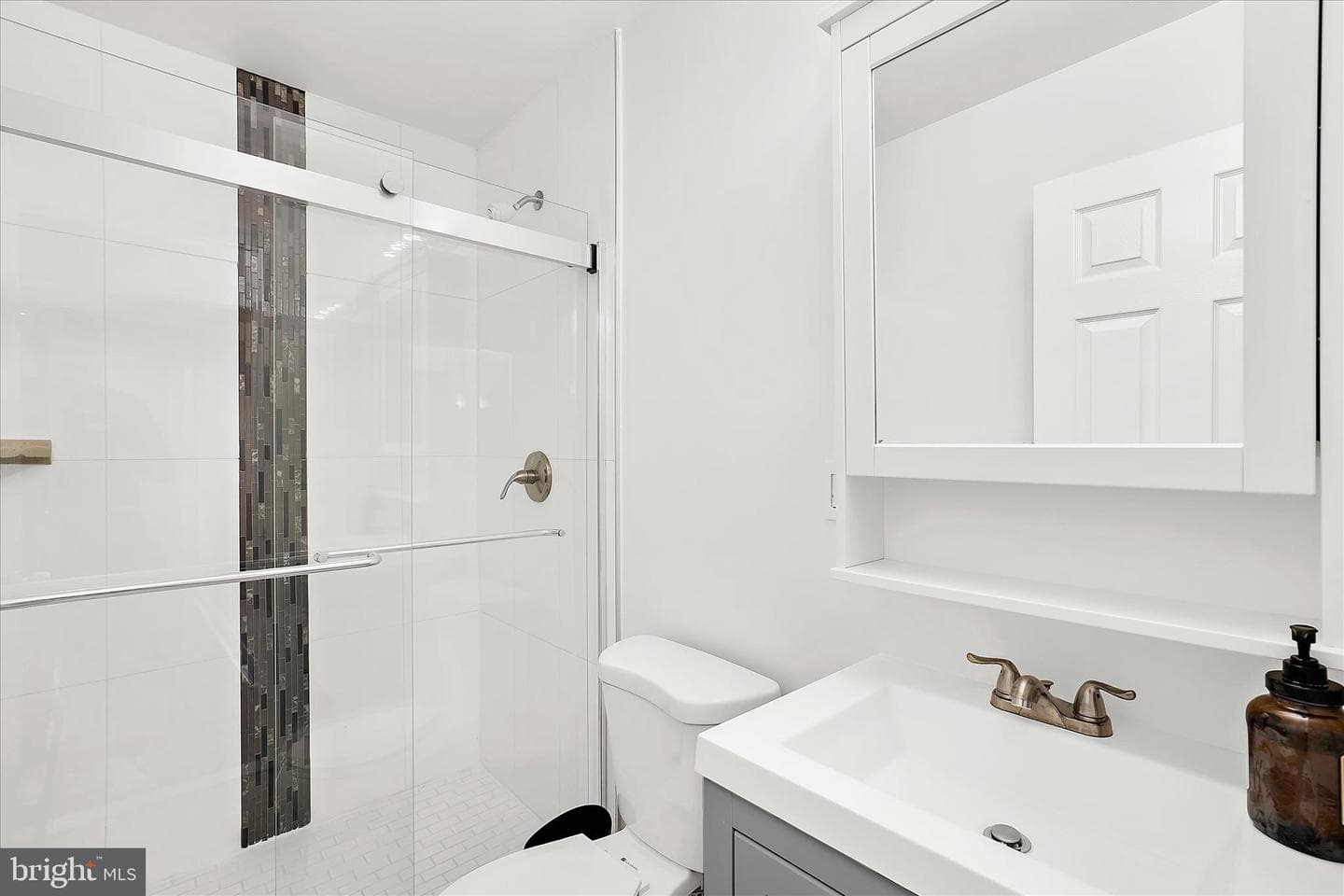 7604 Post Road photo 28