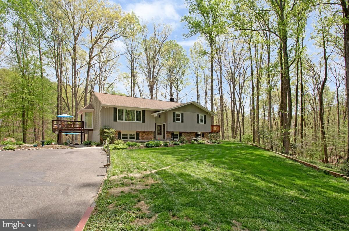 1486 Kingsway Court photo 3