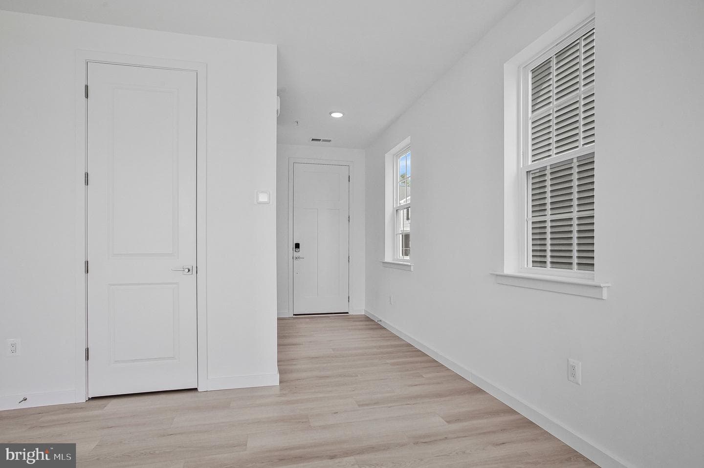 5723 Howard Drive photo 17