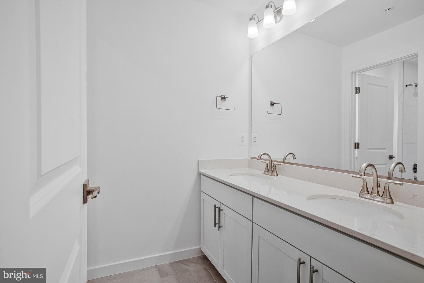 5723 Howard Drive photo 8