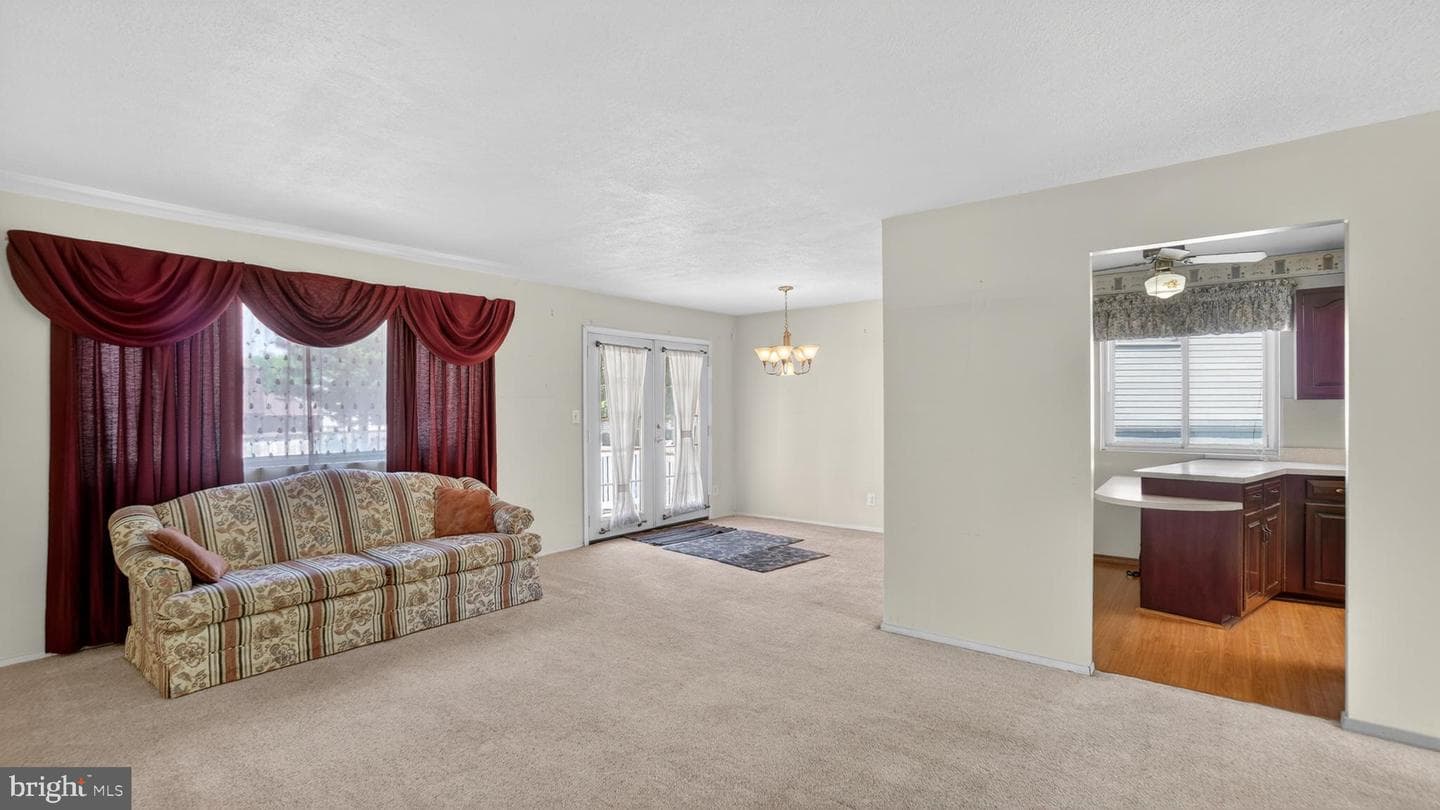 306 Shetlands Lane photo 27