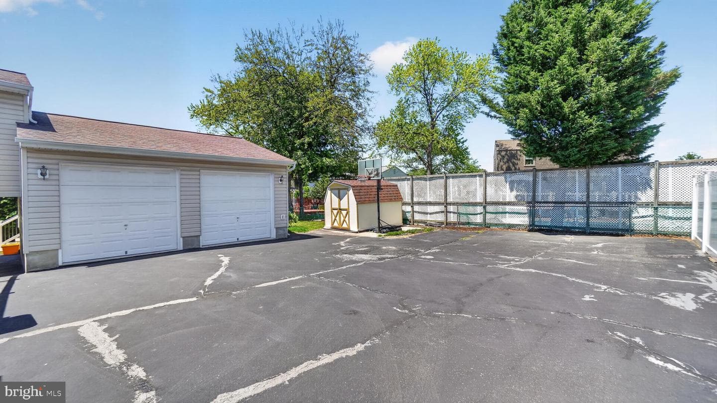 306 Shetlands Lane photo 48