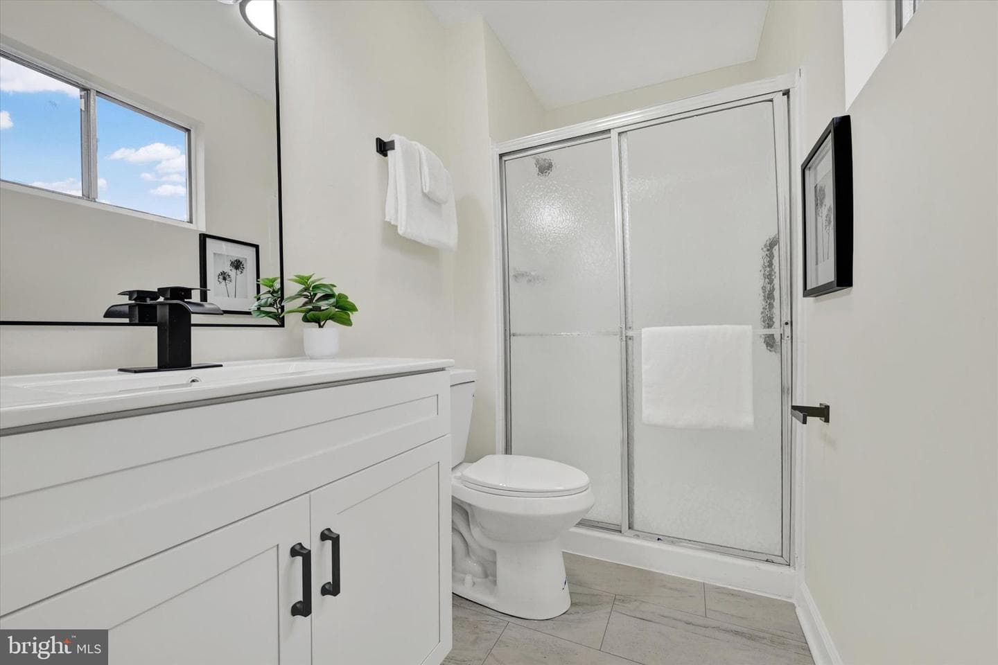 304 Lionsheart Glen photo 16