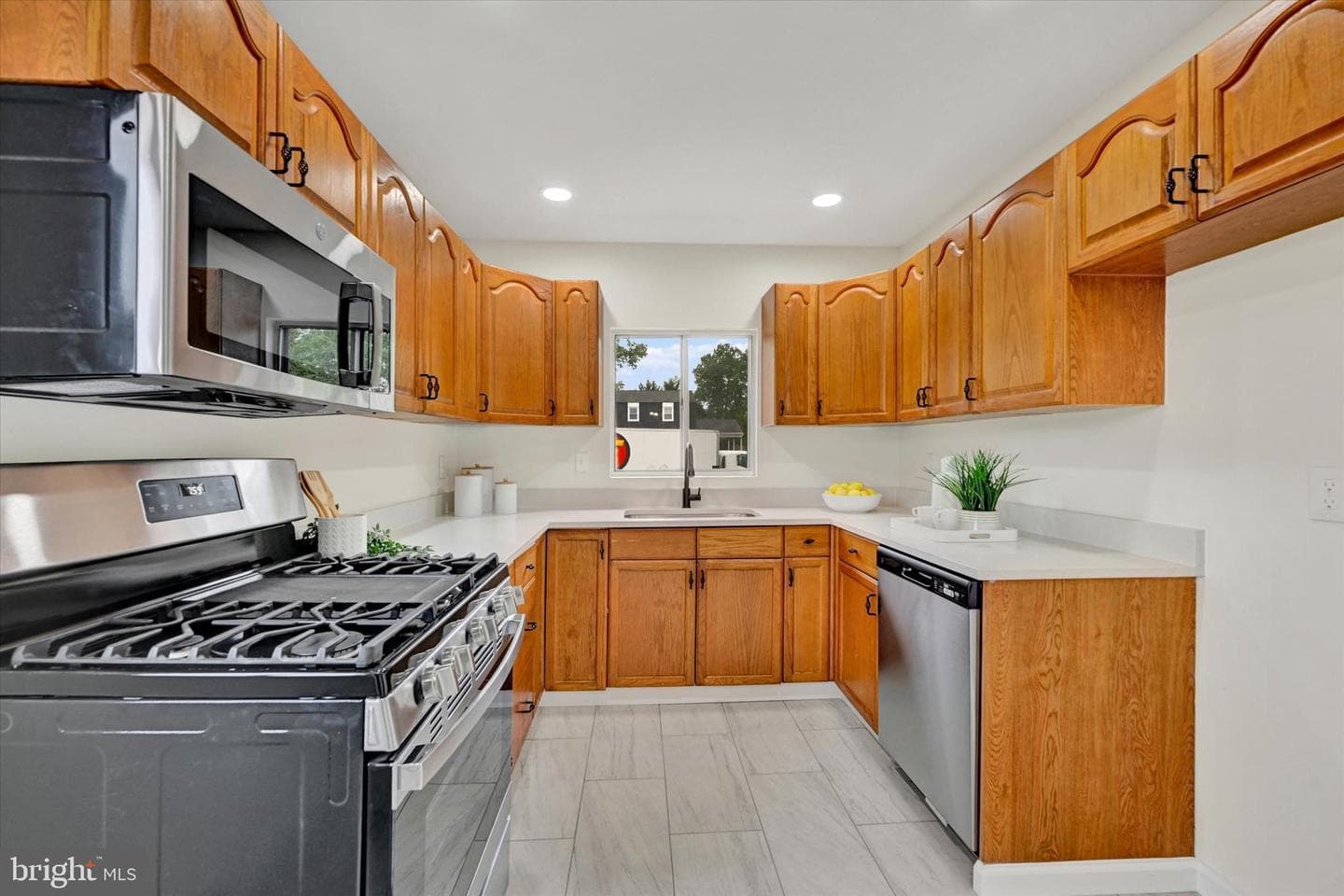 304 Lionsheart Glen photo 4