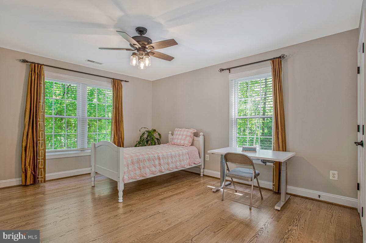 2512 Hobbits Lane photo 40