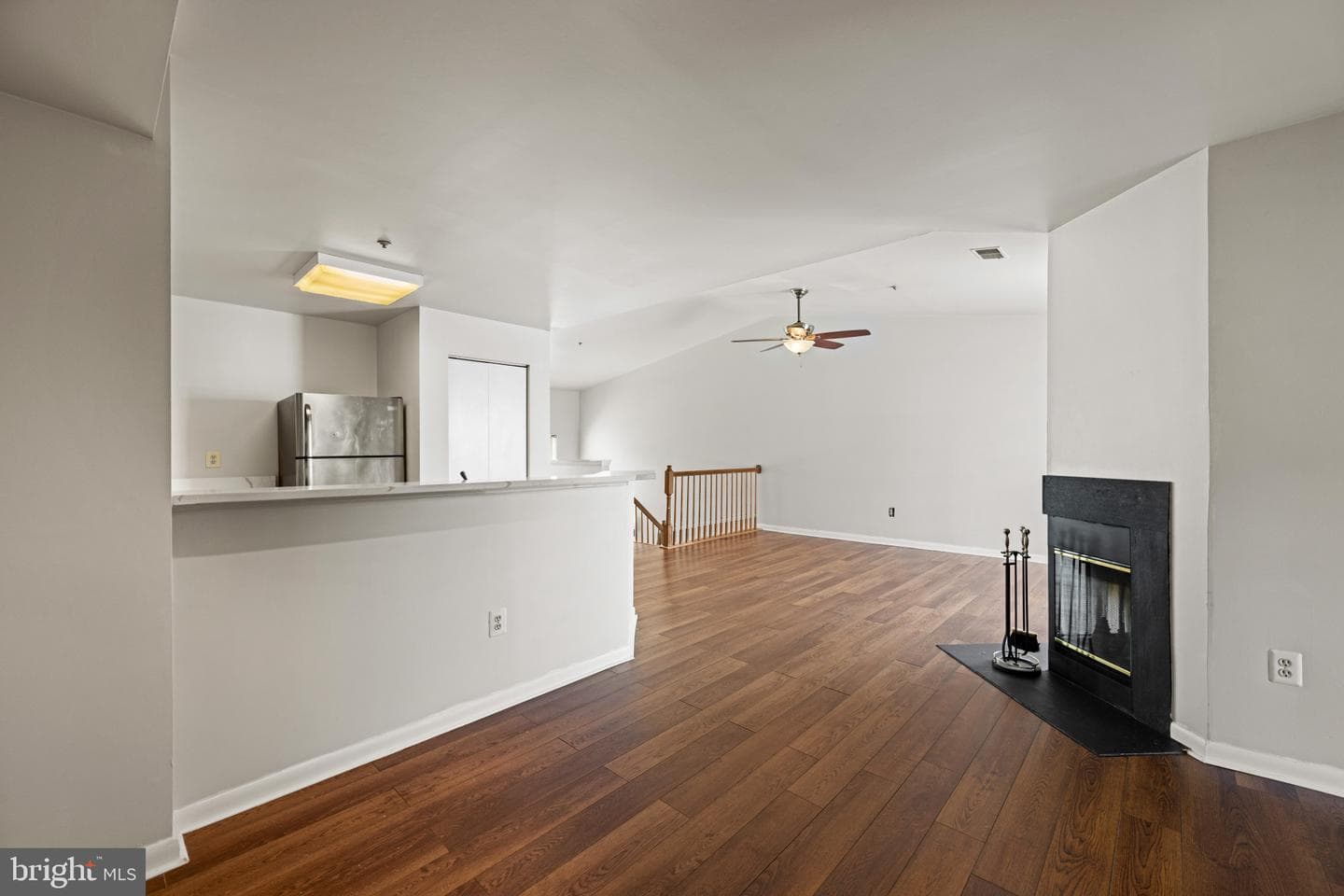 10 Sandstone Court #k photo 4
