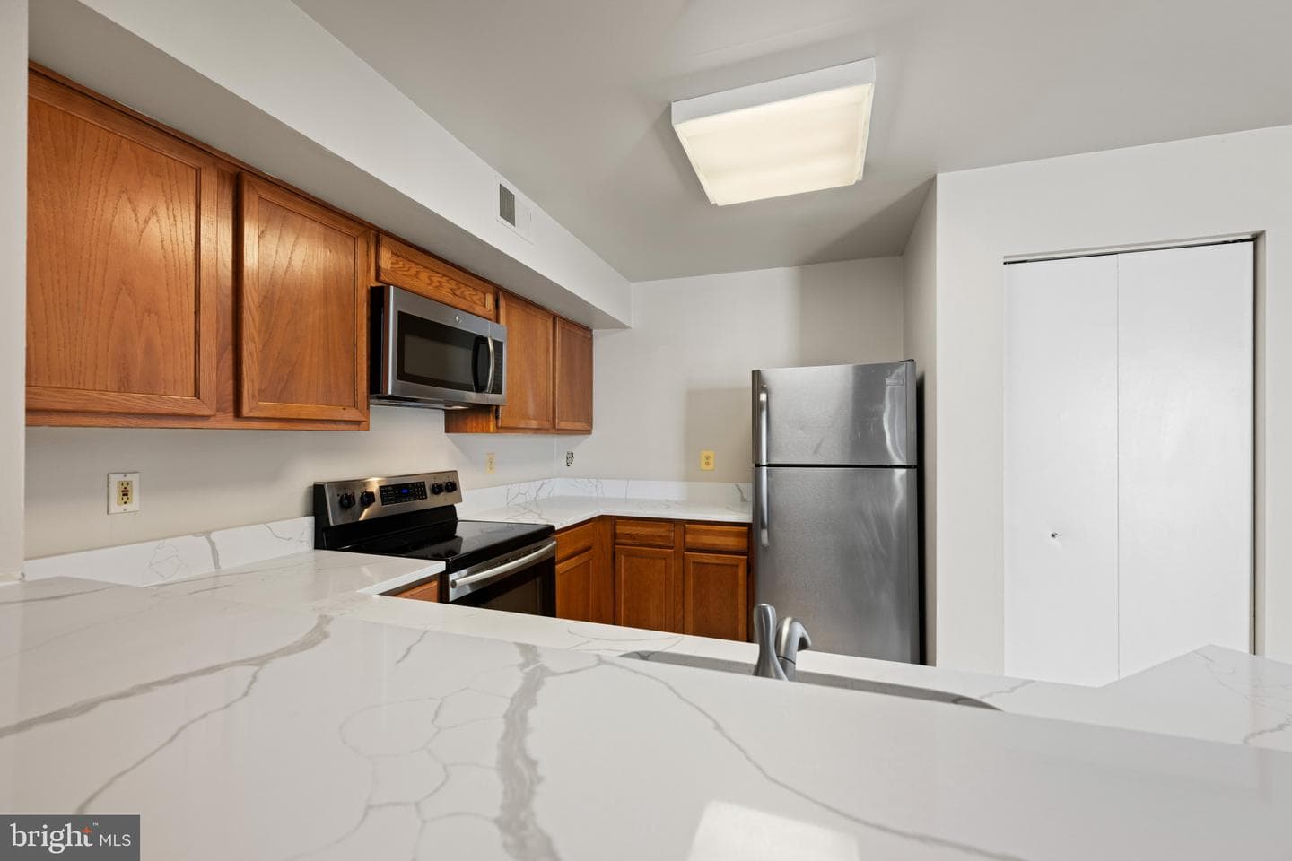 10 Sandstone Court #k photo 8