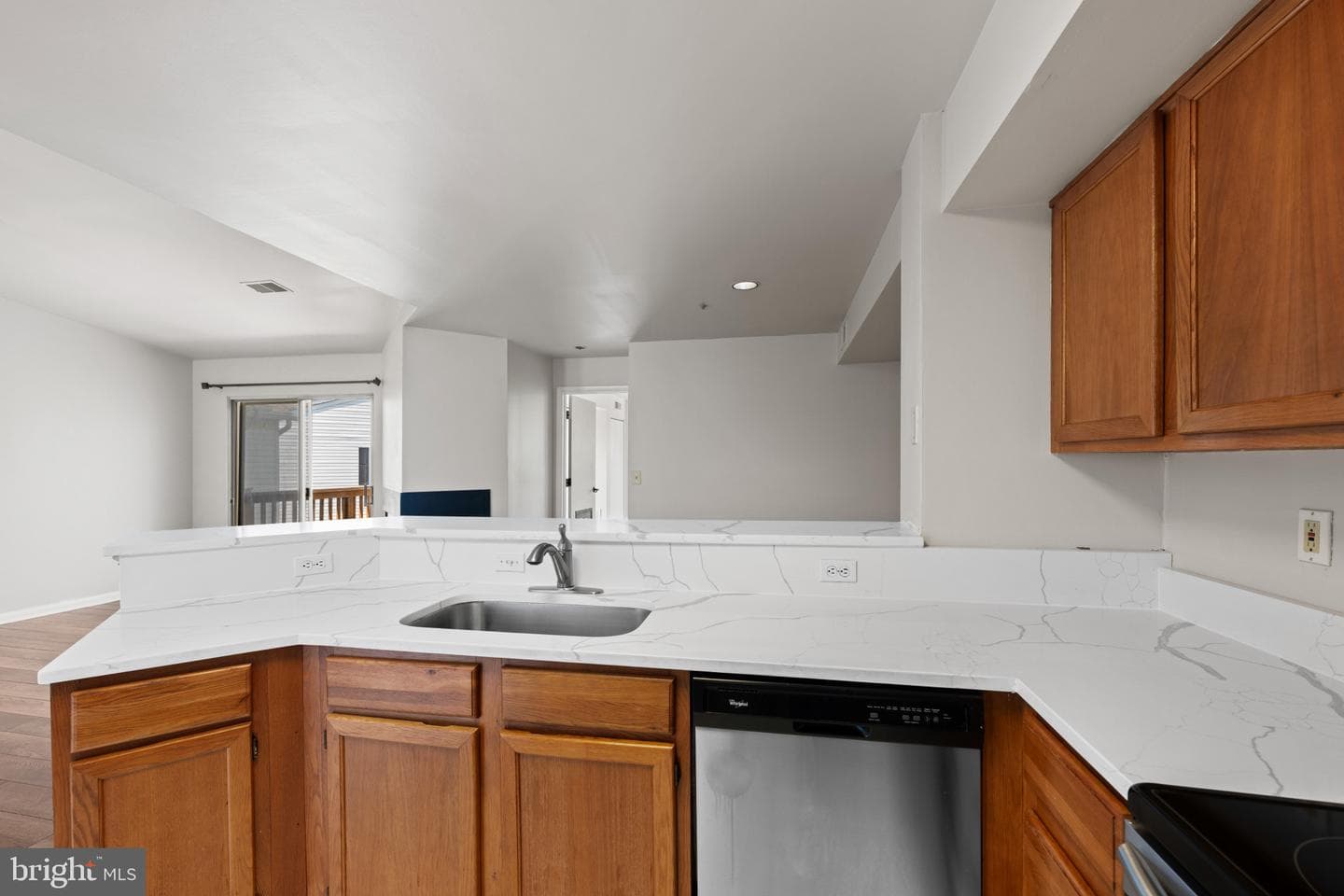 10 Sandstone Court #k photo 9