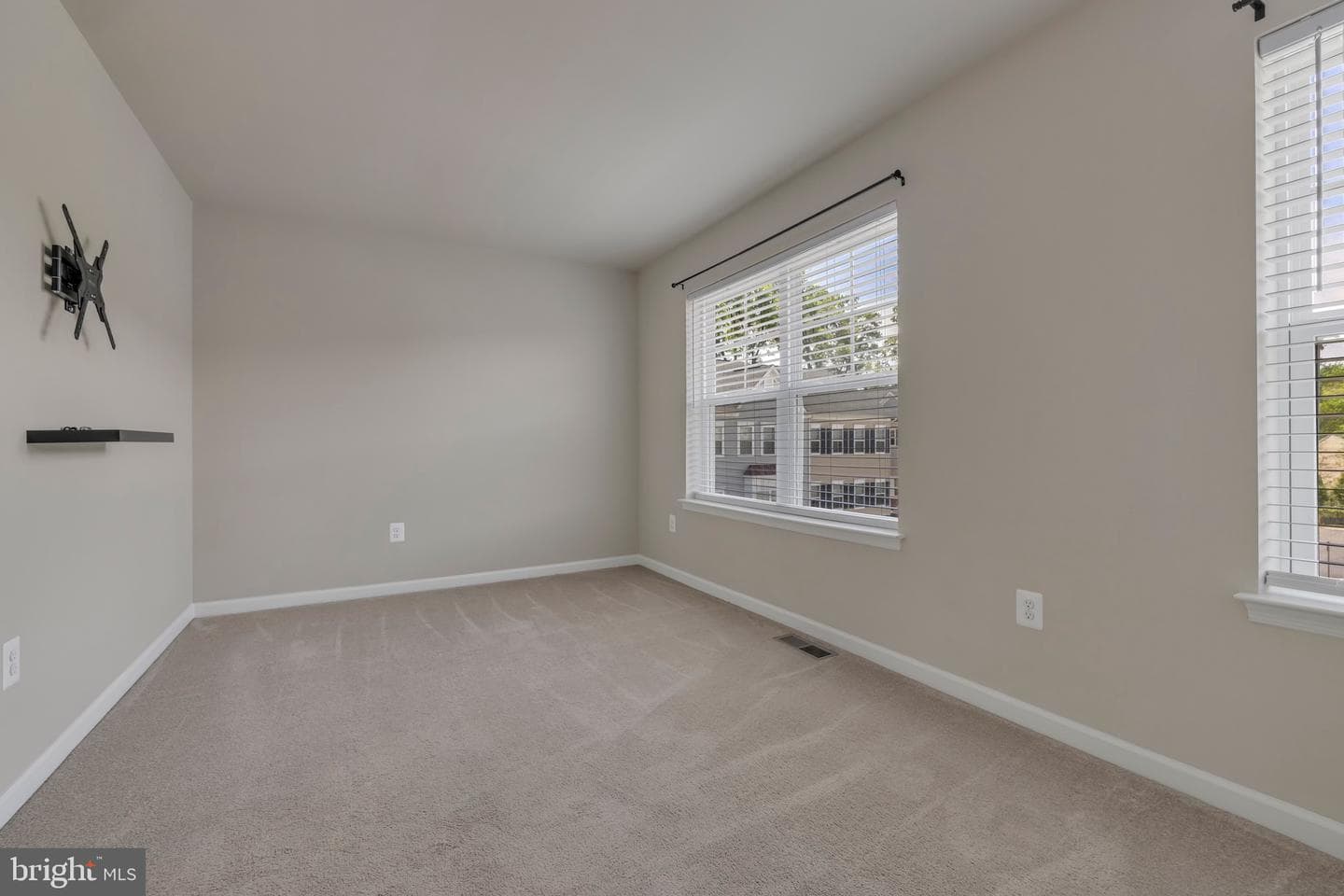 7503 Resch Loop photo 22