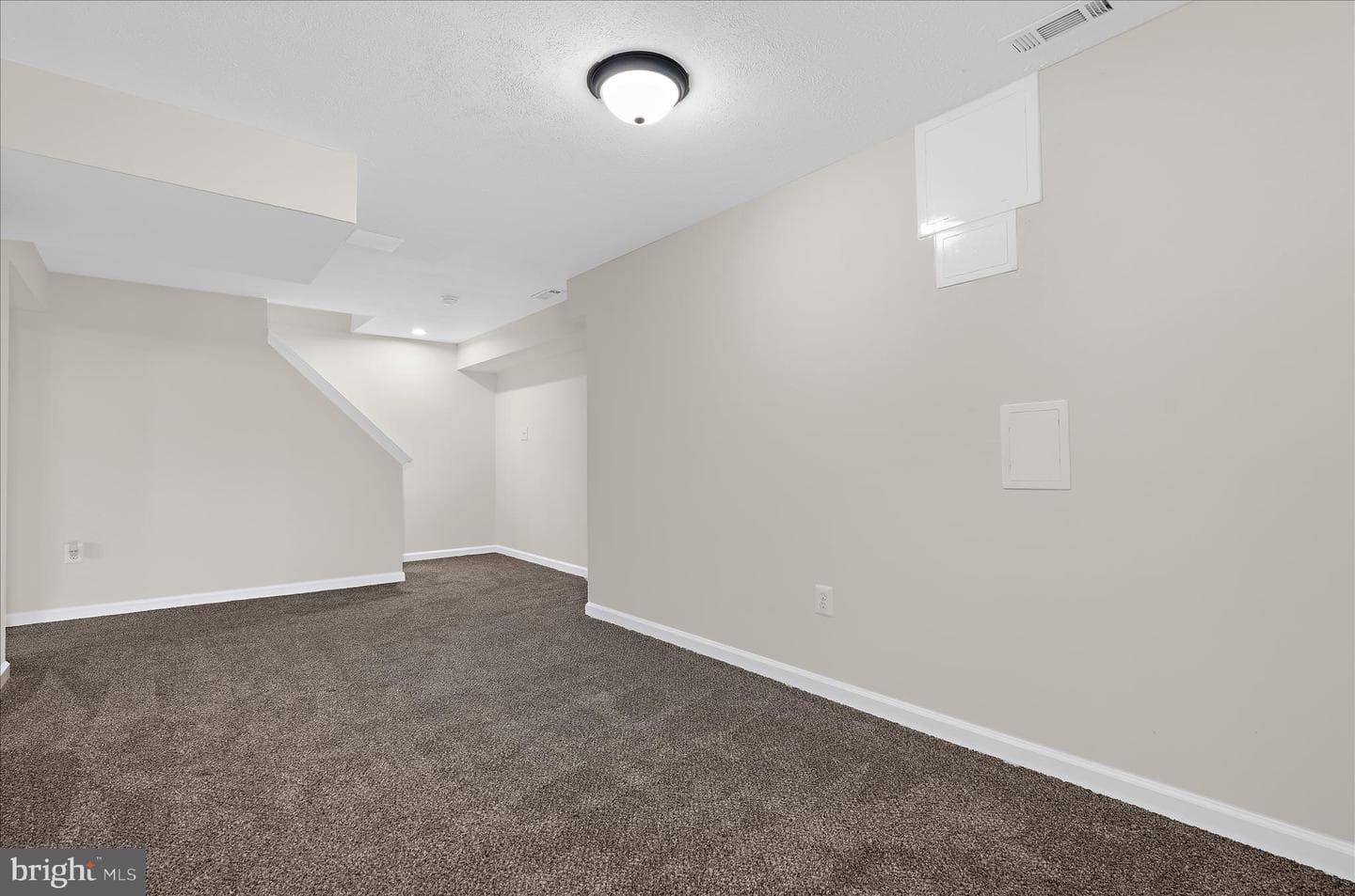 806 Vacation Drive photo 32