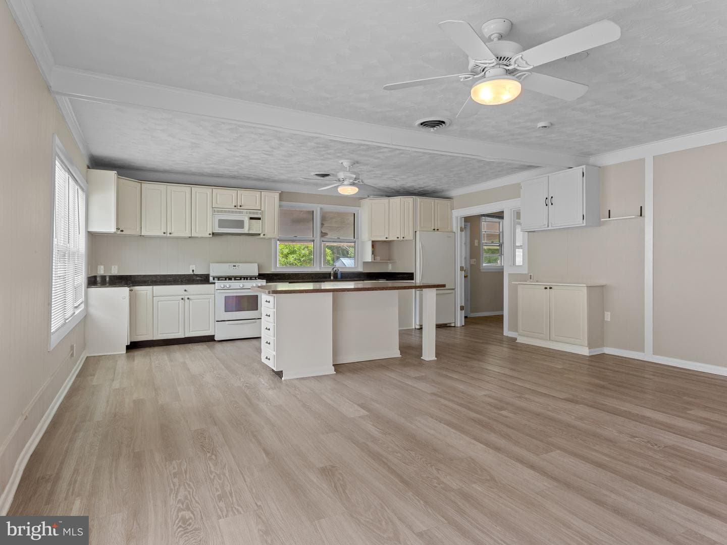1413 Central Avenue E photo 11