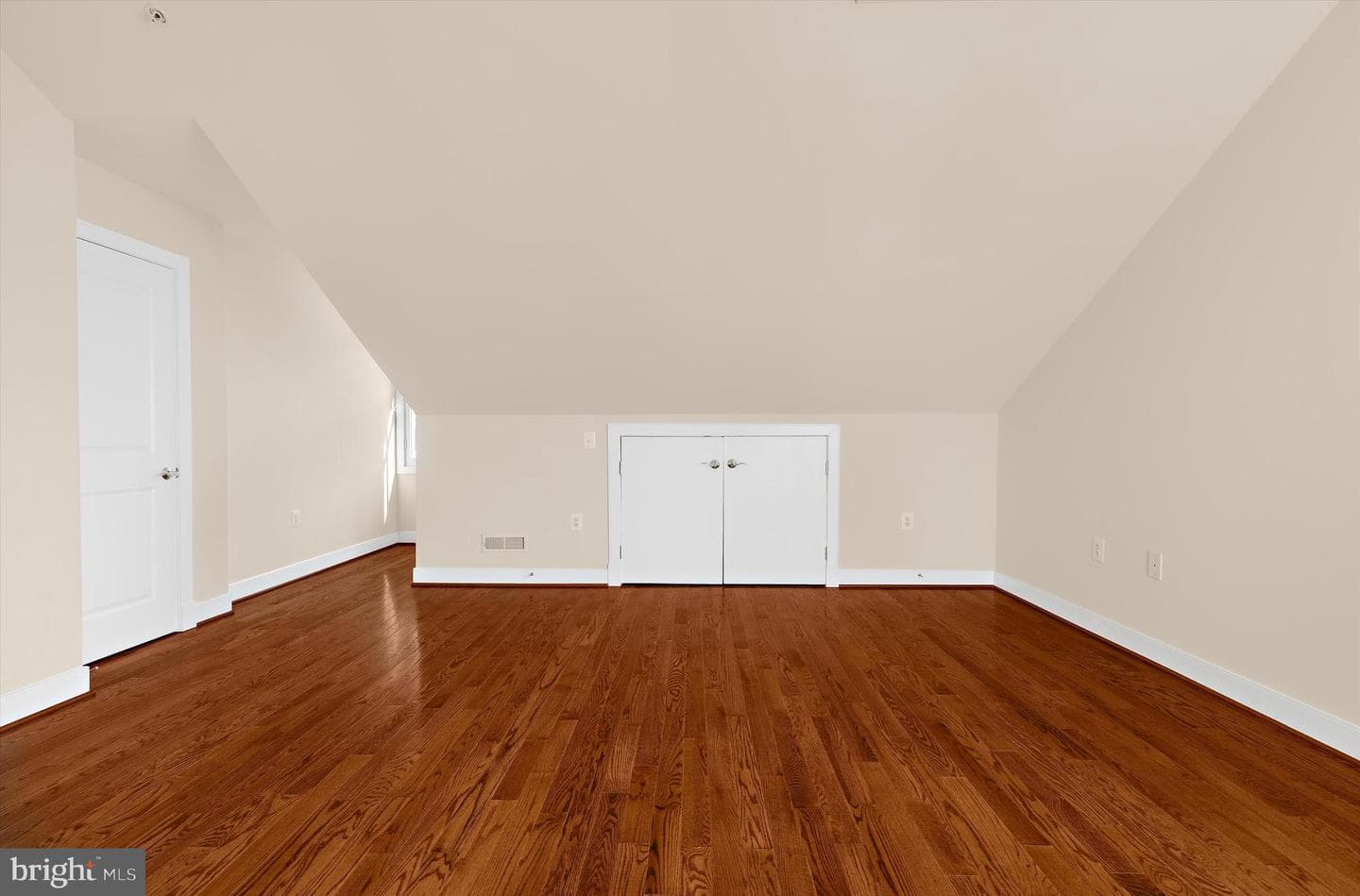 47 Richards Lane photo 33