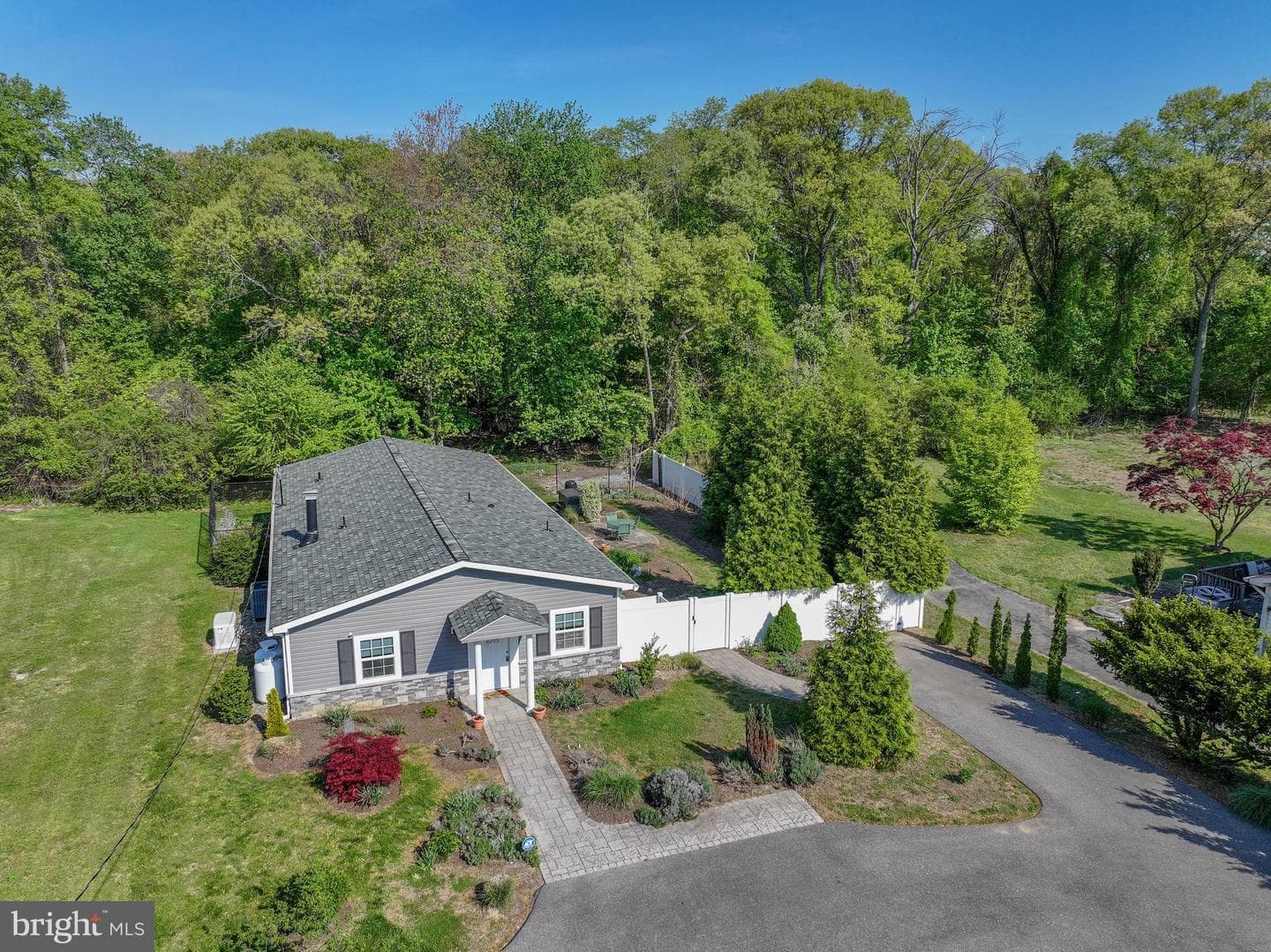 8203 Forest Glen Drive photo 33