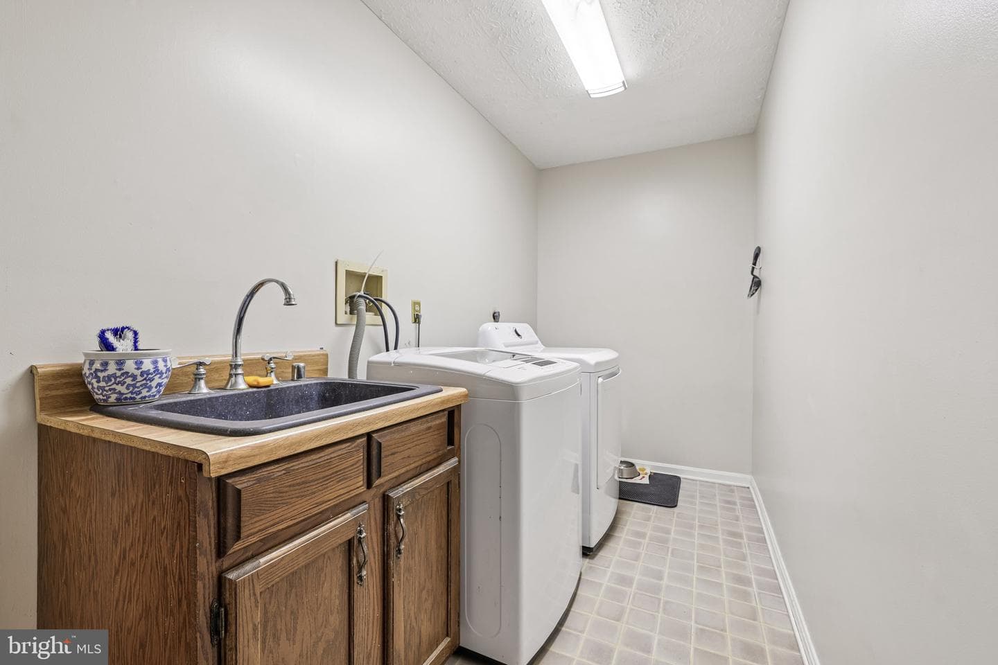 592 Eason Drive photo 27