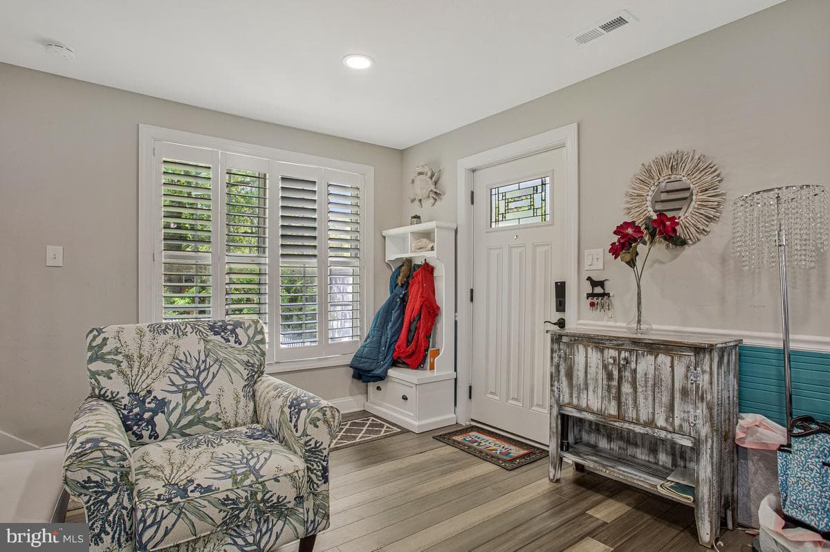 4912 Mariners Drive photo 3